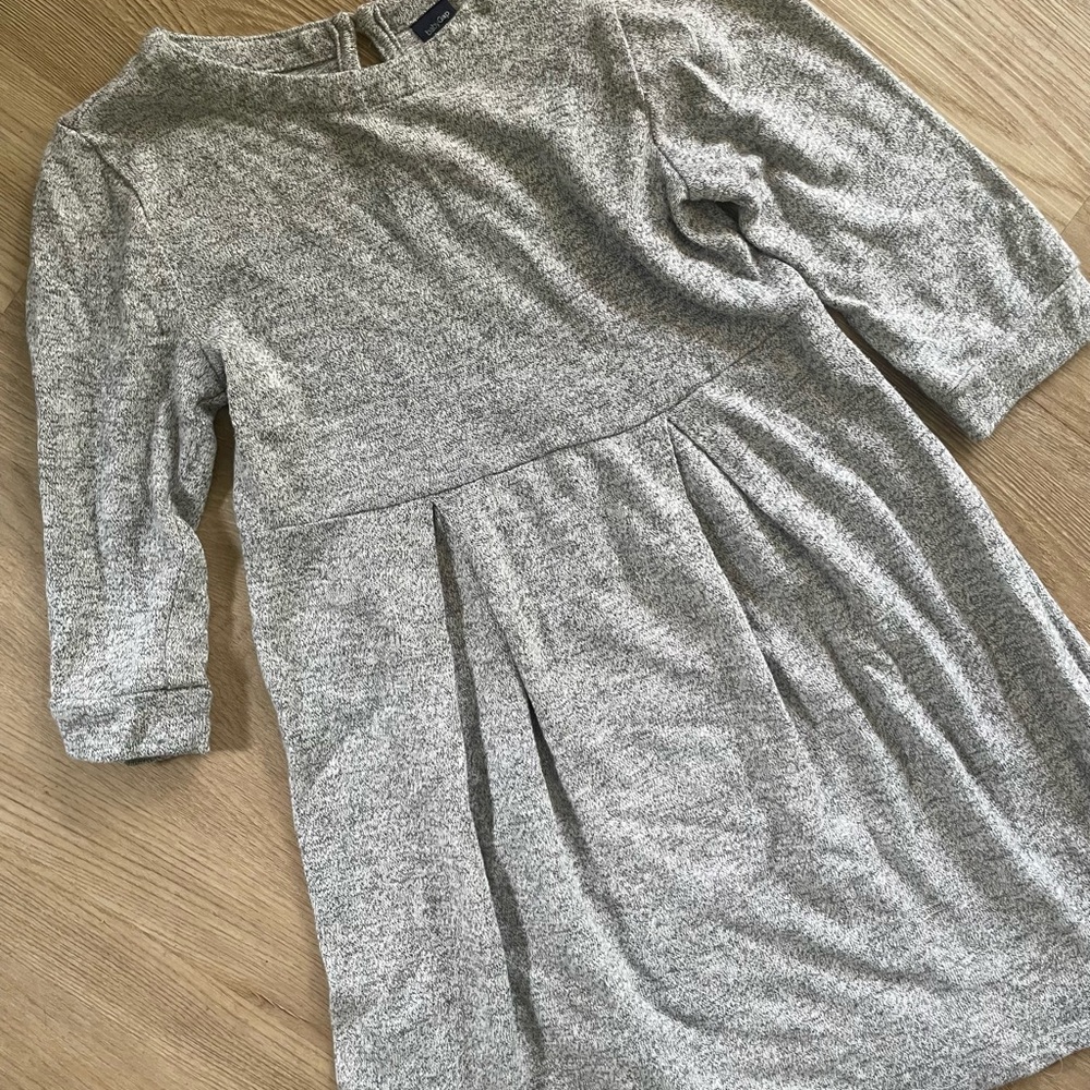 Girls babyGAP Grey Knit Dress in size 5
